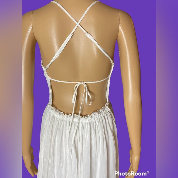 LTX Sportswear flowy white maxi dress Size medium - Picture 5 of 10